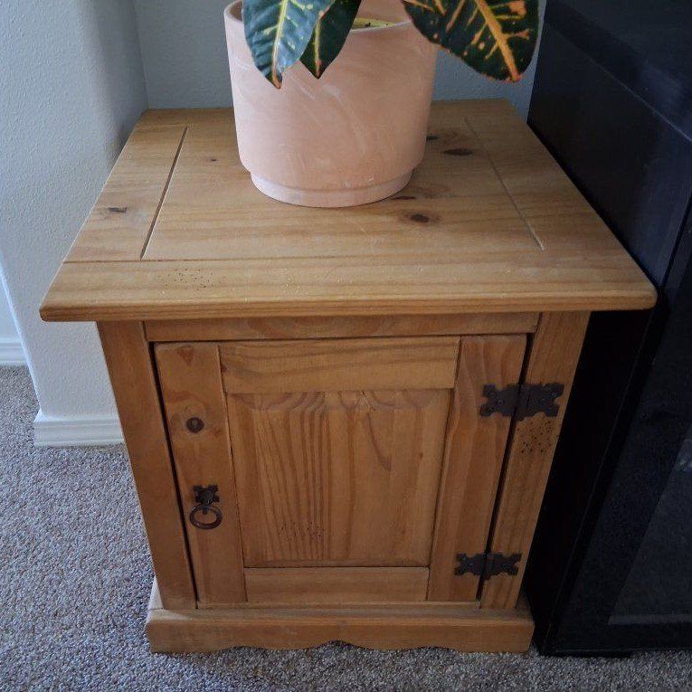 Storage side tables