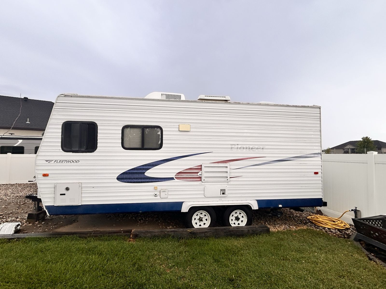 2005 Fleetwood Pioneer water damage 