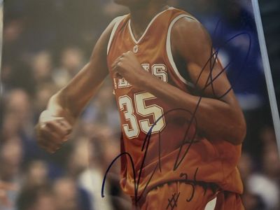 Kevin Durant Autographed Signed Texas Longhorns 8x10 Photo #35