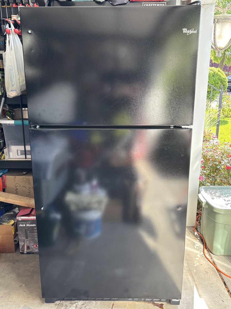 Whirlpool fridge top freezer