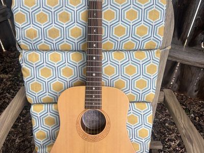 Luna Guitar