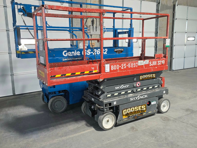19' SkyJack Scissor Lift For Rent