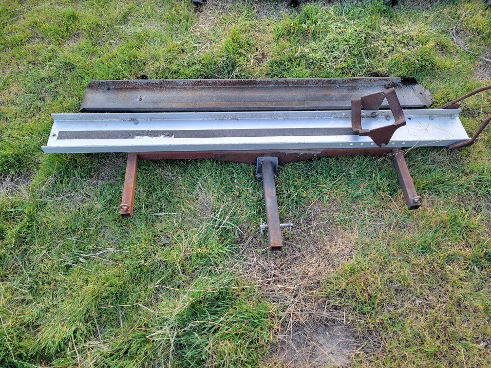 Motorcycle hitch carrier