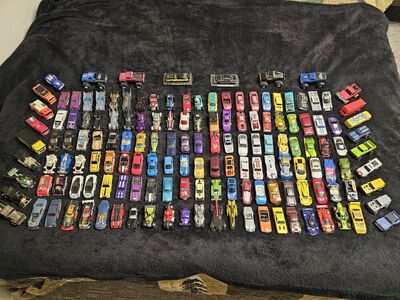 AWESOME Hotwheels + etc. collection of 140+ vehicl