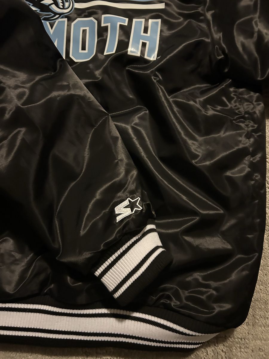 Main image 6