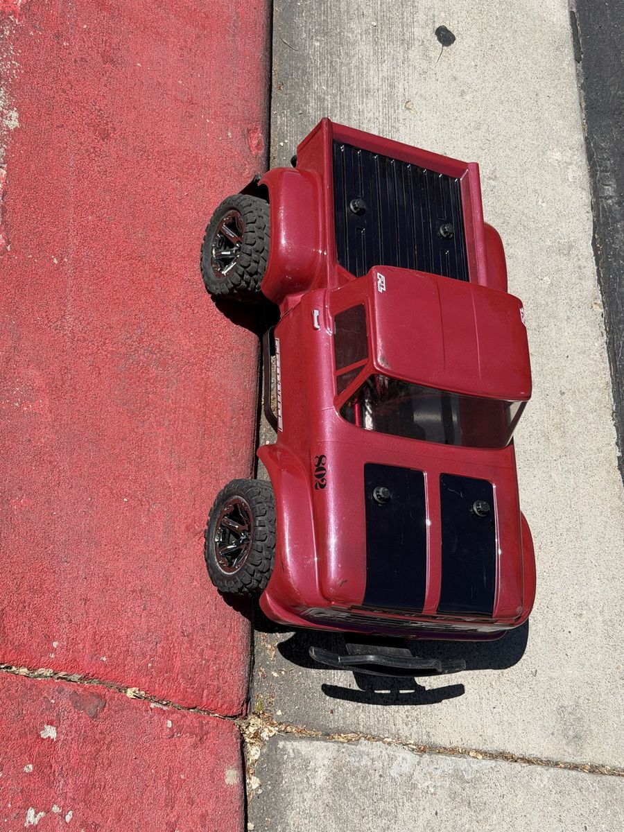 Traxxas Slash Ultimate 4x4 w/ Castle Motor Upgrade