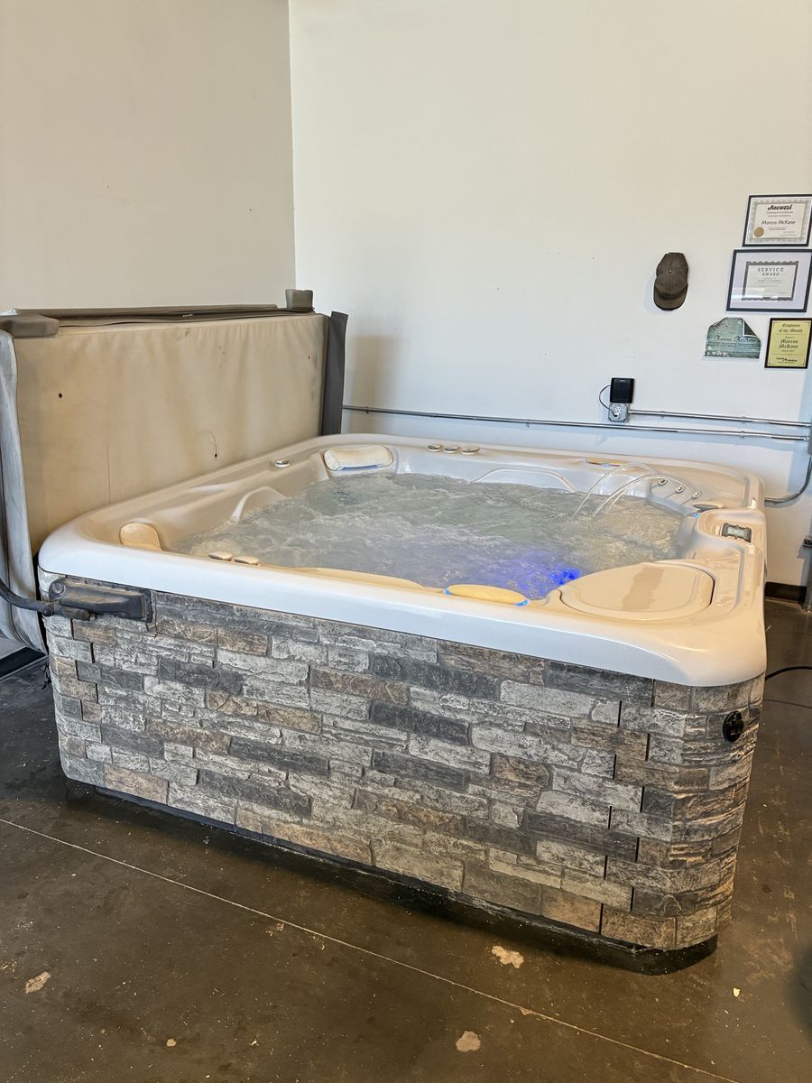 2017 Hot Springs Vanguard