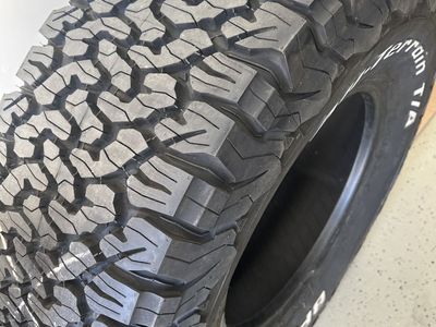 BFGoodrich All-Terrain T/A KO2 35x12.5 R17 Tire - Like New