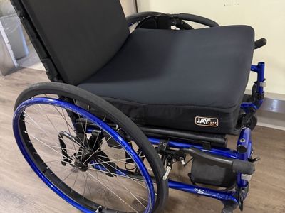 Quickie 5R Lightweight Manual Wheelchair with Jay J3 Cushion - Blue Frame