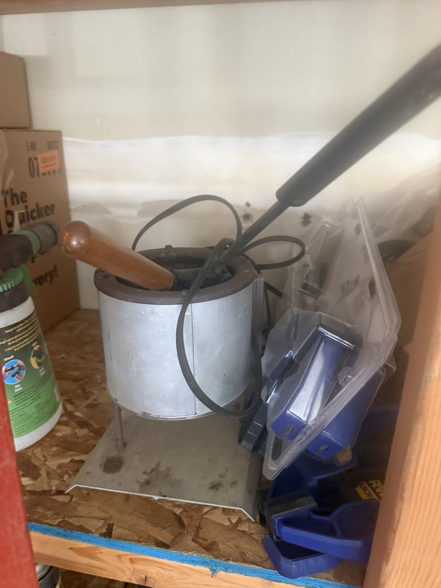 Lee Lead Pot MP Mold and sizer dies.