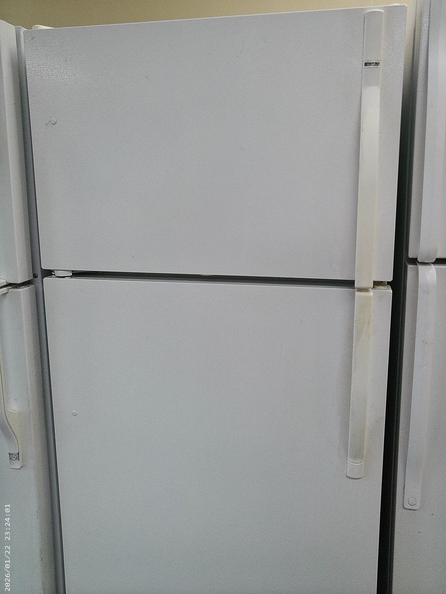 Clean 17 cf Refrigerator~Works Great~90 Day Guarantee