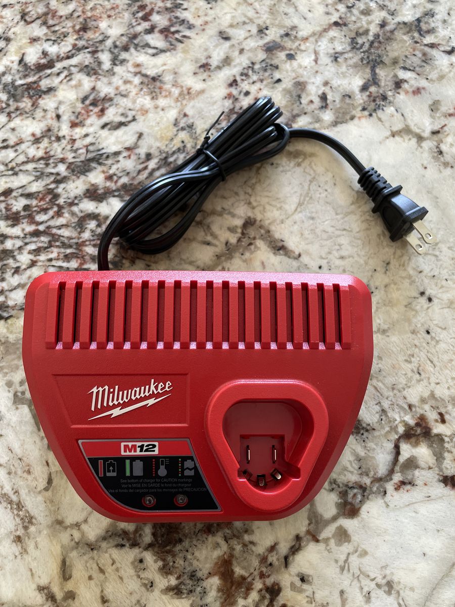 Milwaukee M12 Charger