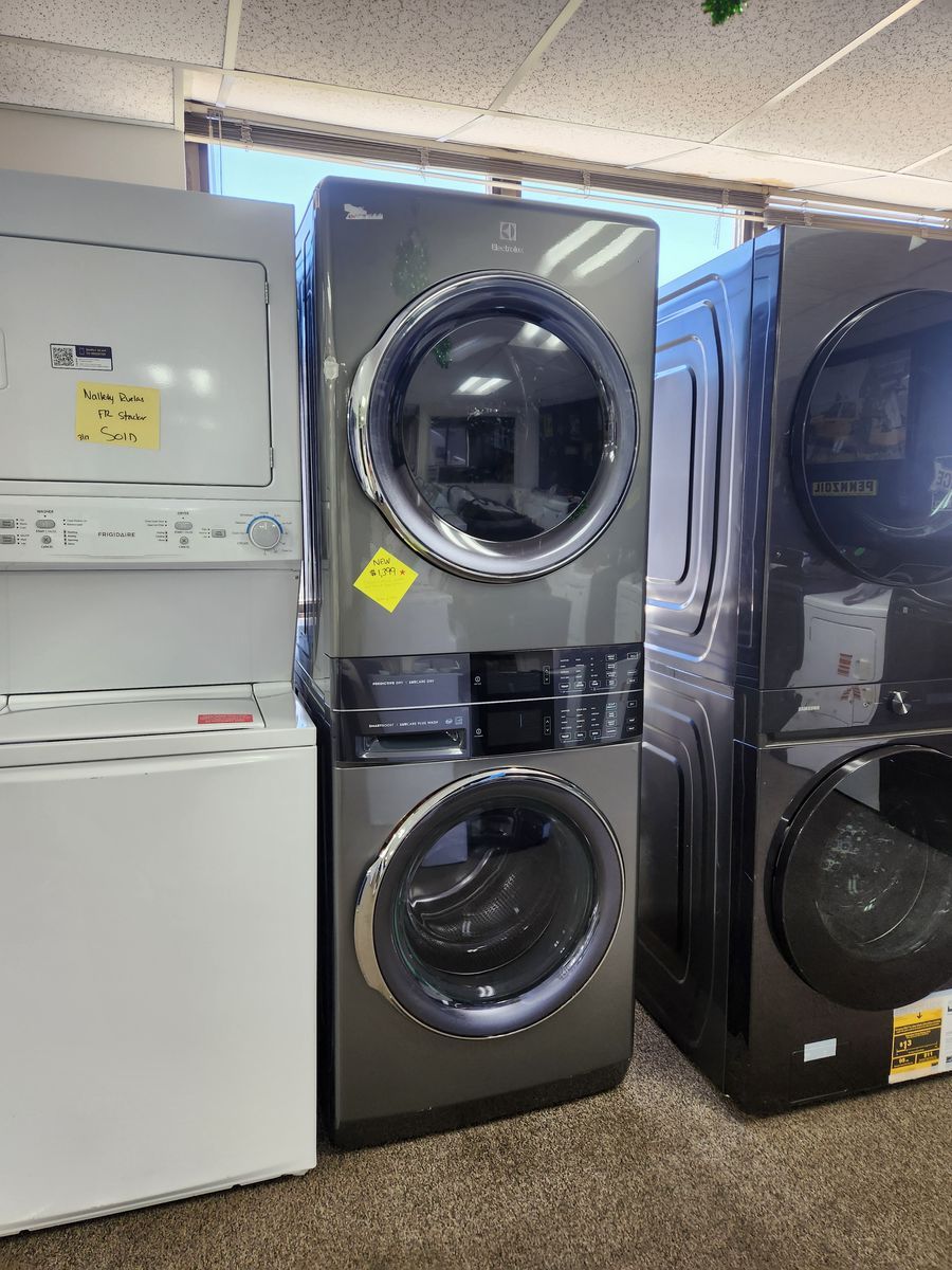 SCRATCH & DENT! ELECTROLUX 4.5 CF WASHER AND 8.0 CF GAS DRYER STACKER!