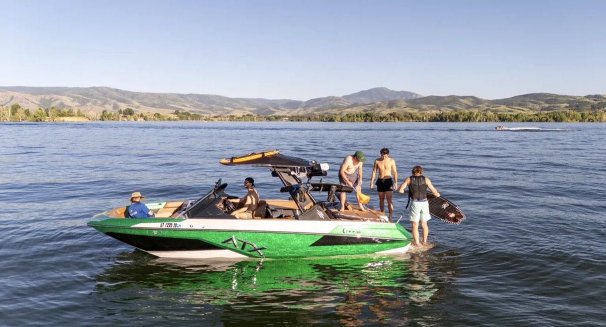 2022 ATX 22 Type-S Surf Boat Rental (Captain Included)
