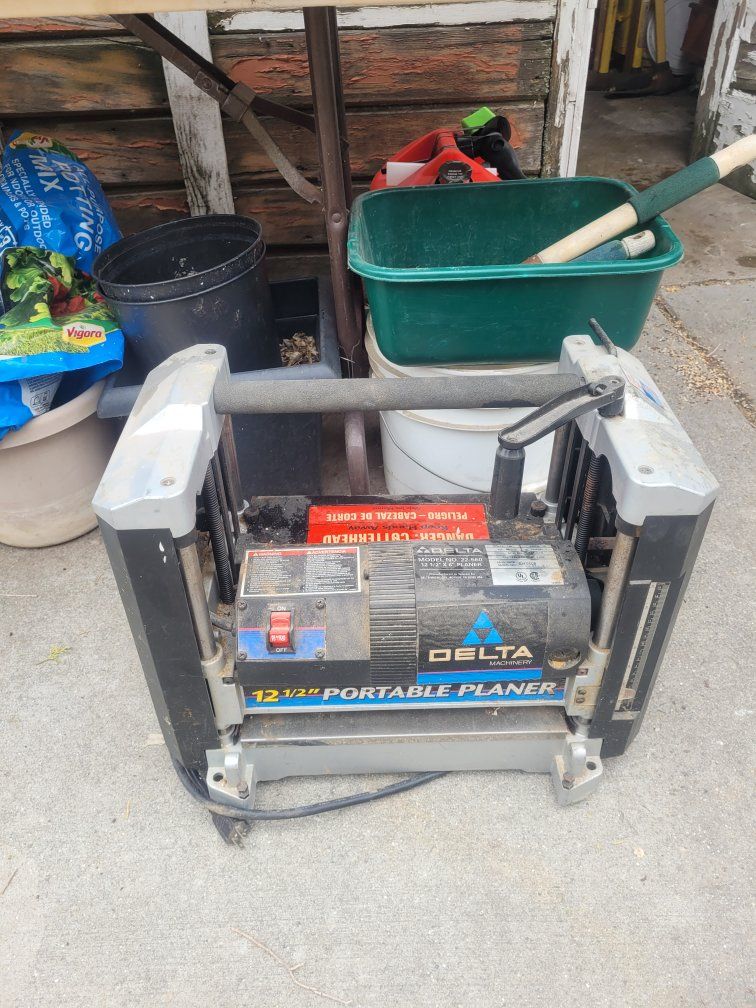 Delta 12½" portable thickness planer, TP300/ShopMaster series