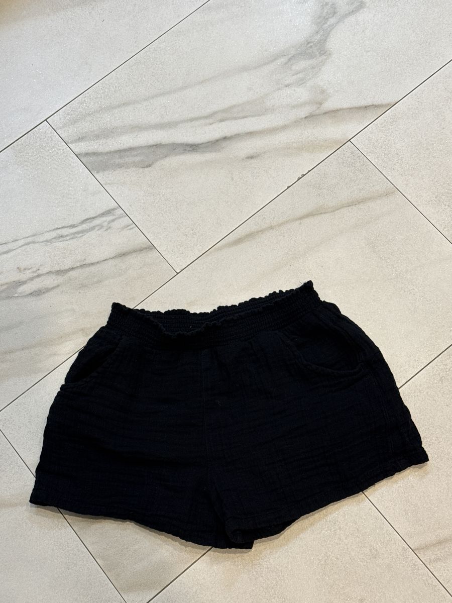 Old Navy Size 8, Pull On Shorts.