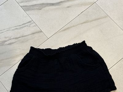 Old Navy Size 8, Pull On Shorts.