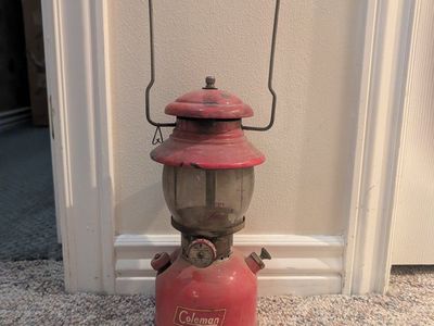 Coleman gas lantern