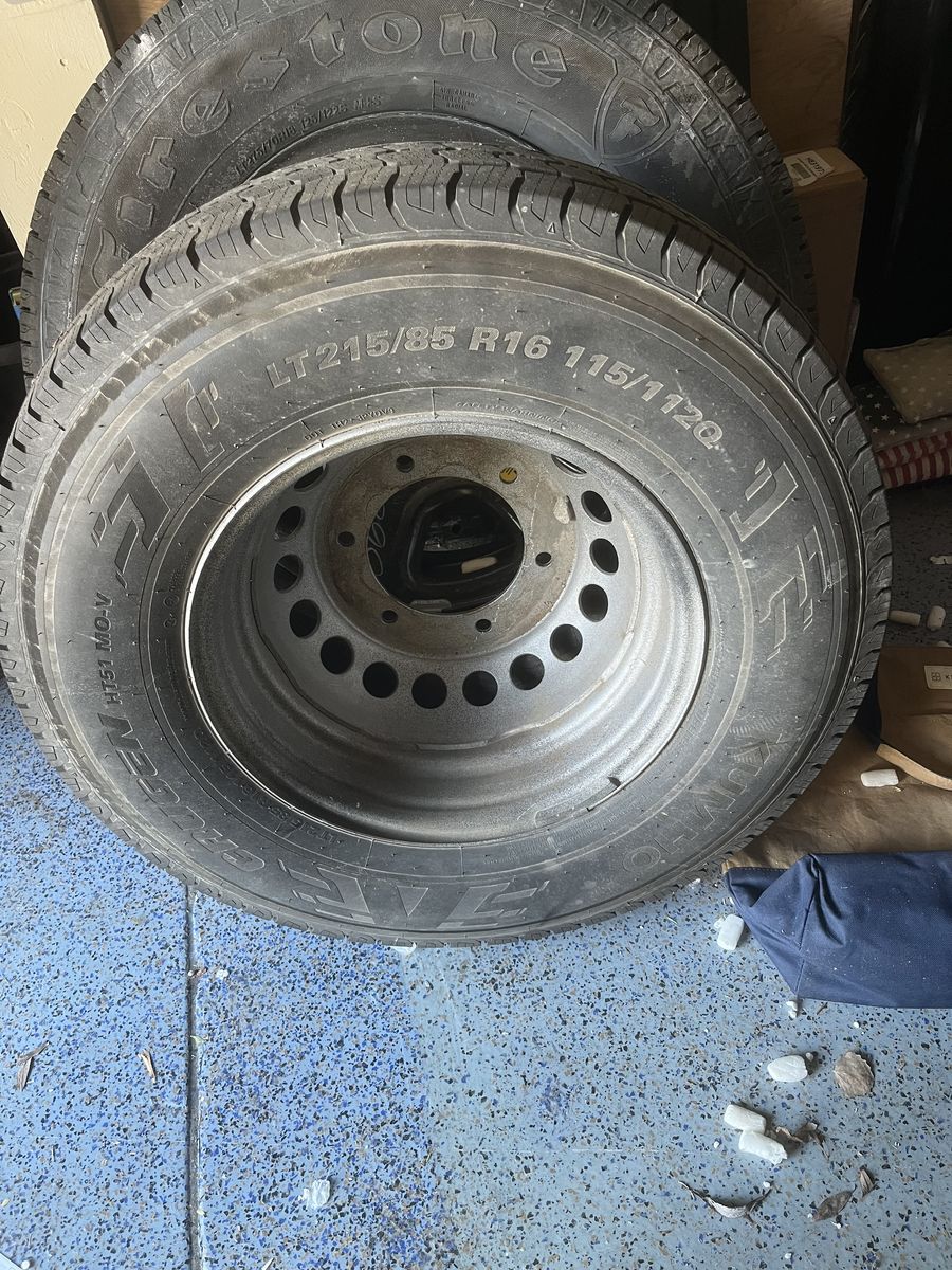 Kumho LT215/85 R16