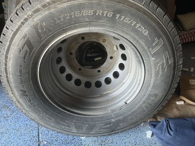 Kumho LT215/85 R16