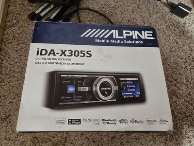 Alpine iDA-X305 Bluetooth Digital Media Receiver