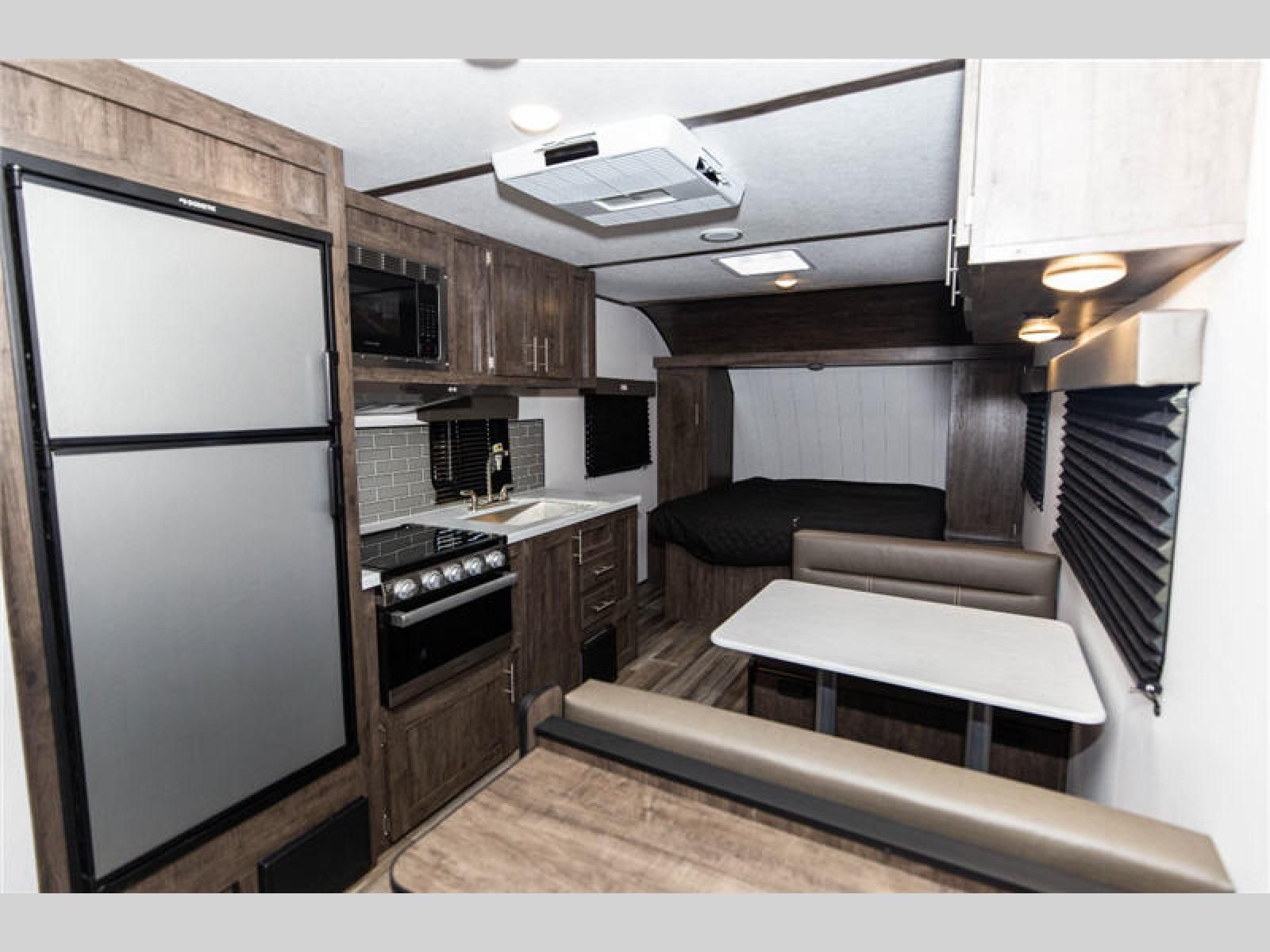 Used 2022 Riverside RV Intrepid 211i