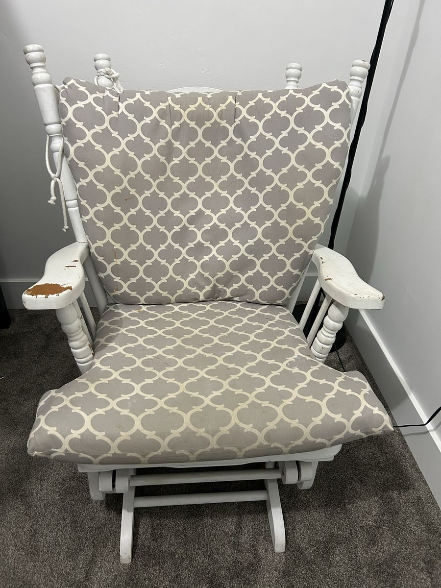Rocking chair / glider