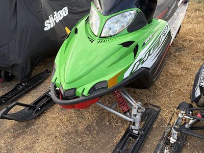 Artic cat m700 snowmobile