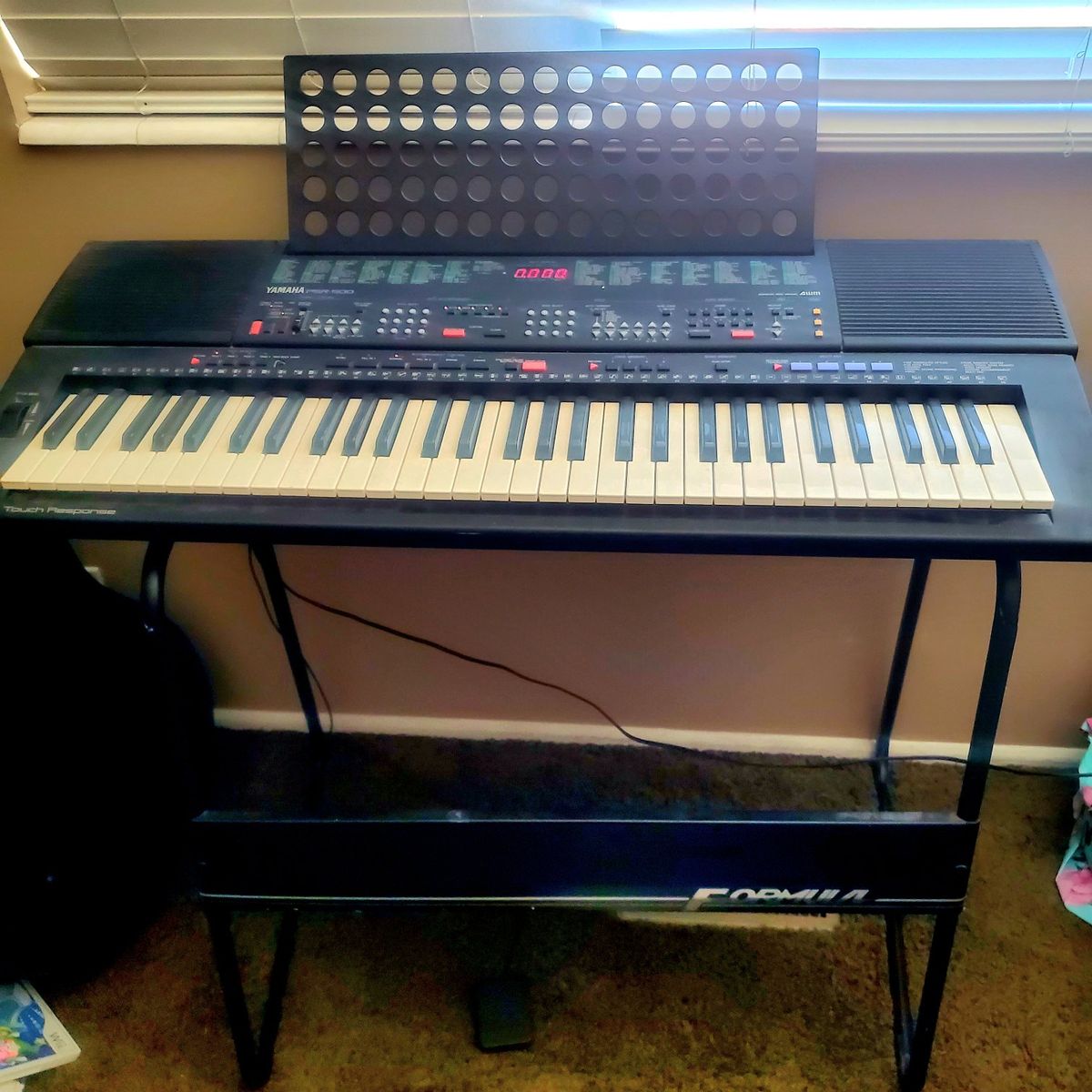 Yamaha PSR-500 61-Key Digital Workstation Keyboard w/ Touch Response, AWM Tone Generation, Stand, Pedal & Power Source