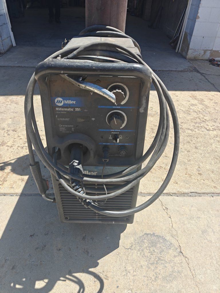 Miller 251 Mig Welder with spool gun