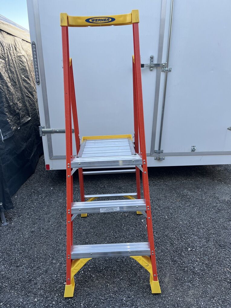 Werner Podium Ladder