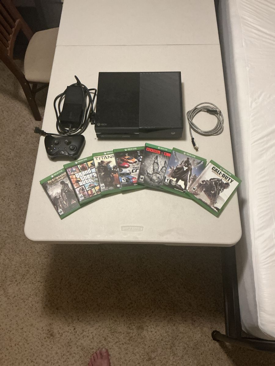 Xbox One Console w/ Wireless Controller, Cables & 7 Games (Dead Rising, GTA, Titanfall, more)