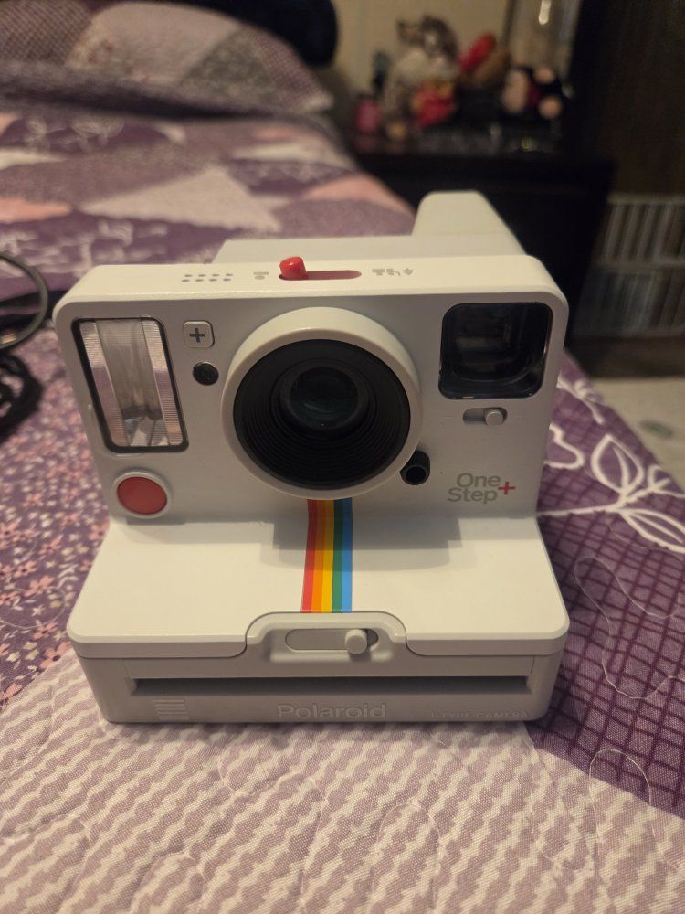 Polaroid OneStep+ i-Type Instant Camera White with Carrying Case & Charging Cable and Film.