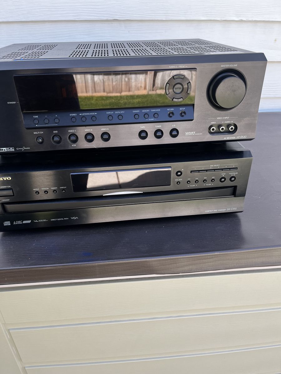 Onkyo HT-R530 stereo / surround sound theatre room system