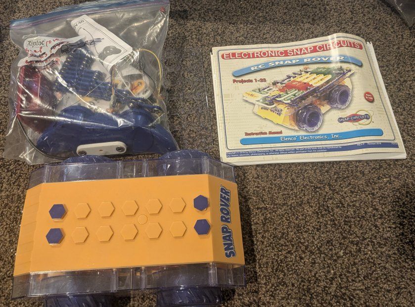 lot of Snap Circuits