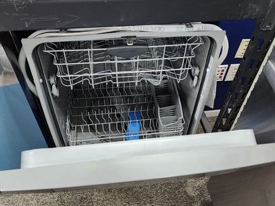 BEAUTIFUL FRIGIDAIRE STAINLESS STEEL DISHWASHER! W-WARRANTY