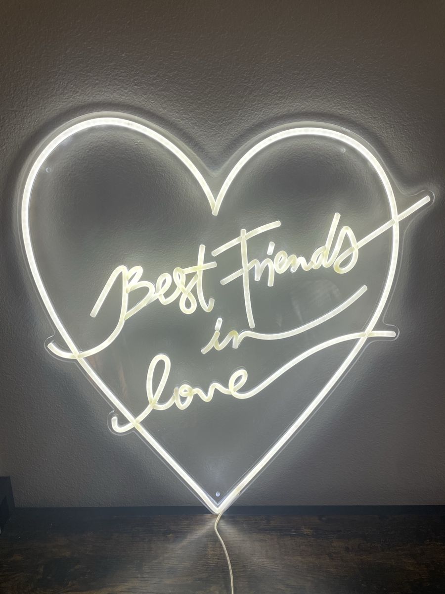 Heart Shaped Neon Sign "Best Friends in Love" LED Wall Decor White Light