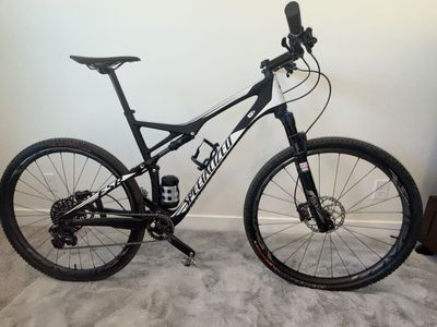 Specialized Epic Carbon 29 Mountain Bike XL | Like New, Under 20 Rides