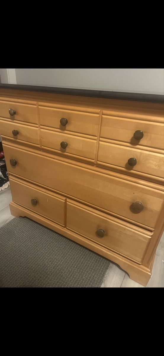 Clothes Dresser 