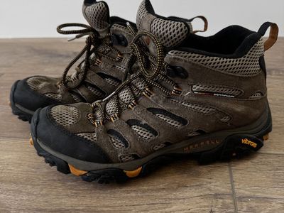 Merrell Moab 2 Vent Mid Hiking Boots - Men's Size 9.5, Vibram Soles