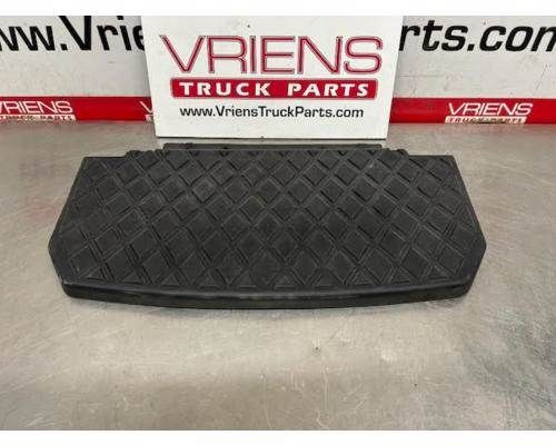 PACCAR U63-1015-000 STEP PAD