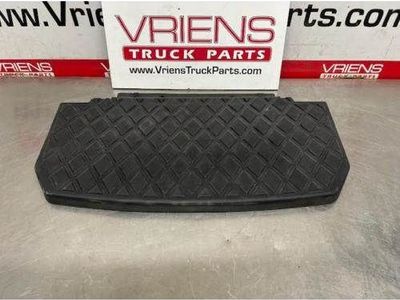 PACCAR U63-1015-000 STEP PAD