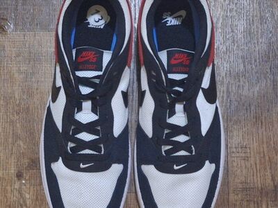 Nike SB Alleyoop - Black Toe size 13
Black Toe