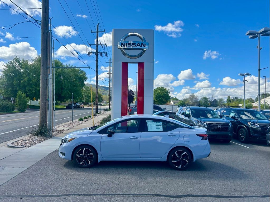 2025 Nissan Versa SR