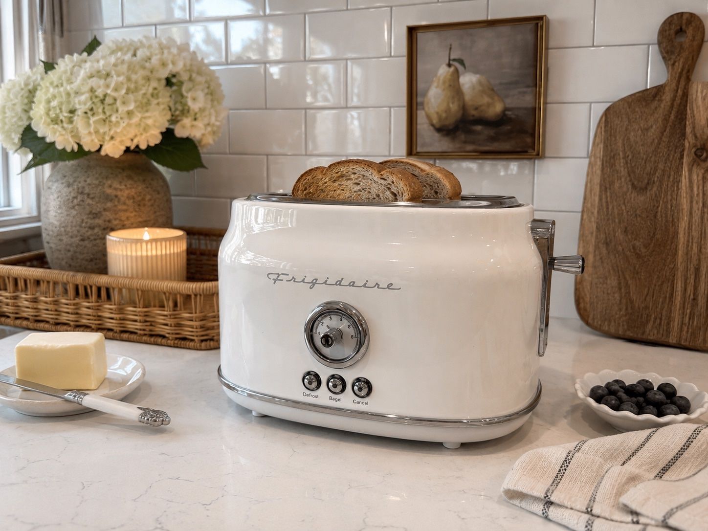 Frigidaire 2-Slice Retro Toaster White
