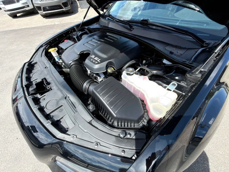 Main image 6