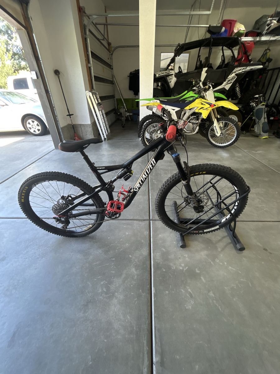 Specialized Stumpjumper Full Suspension Mountain Bike Black
