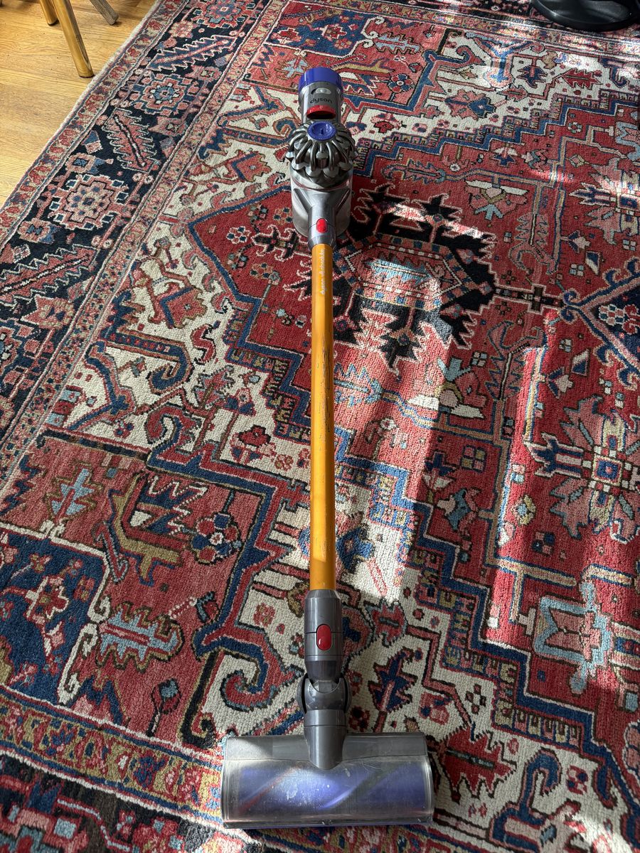 Dyson v8 absolute vacuum