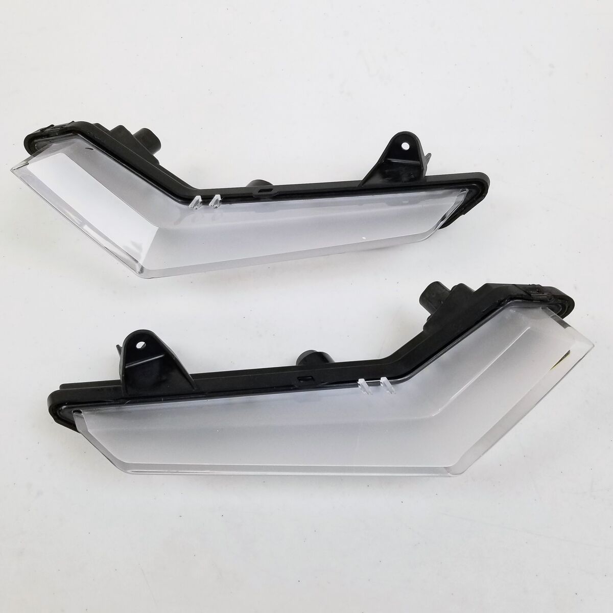 Ryco Moto Front Sequential White Accent W/Amber Chase Turn Signal Lights (RYCO-8002-LR)