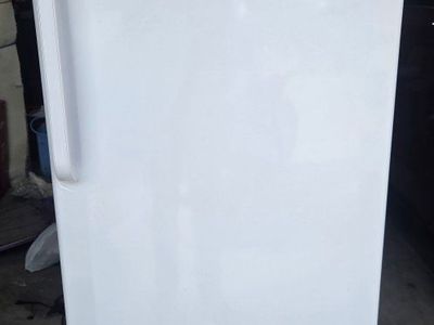 11 cubic feet freezer